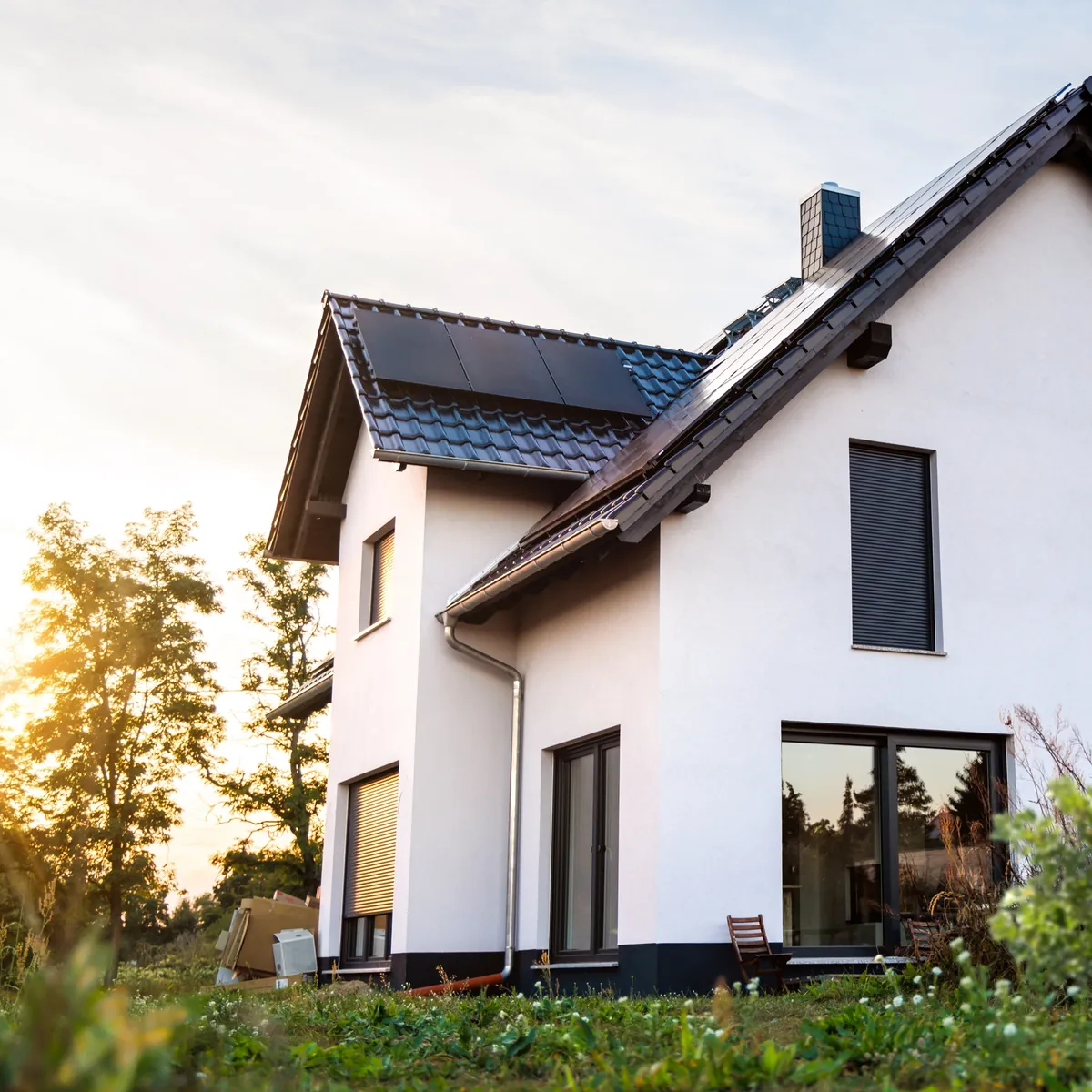 Einfamilienhaus im Abendlicht