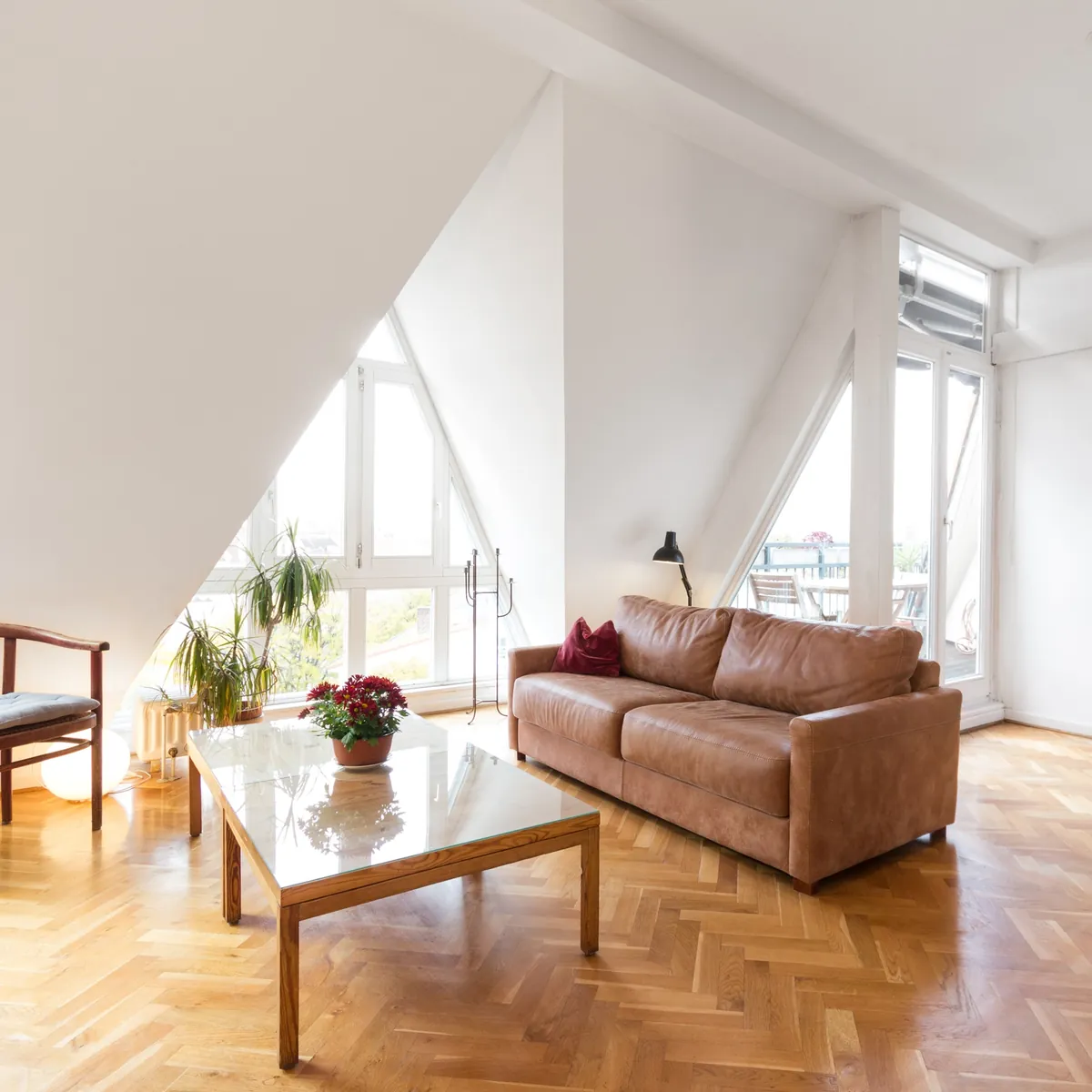 Helle, möblierte Wohnung mit Parkett